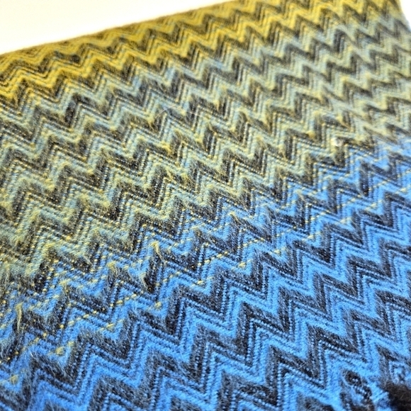 Gorgeous 100% Cashmere Ombre Chevron Knit Rectangle Fringe Scarf Made in Germany - Picture 3 of 5